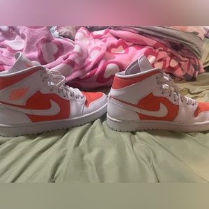 Wmns Air Jordan’s 1 Mid SE’ Bright size 9